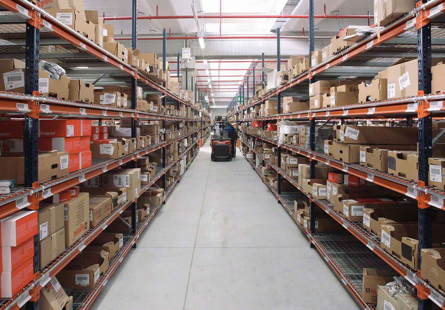 亿德体育官方网站入口-亿德(中国)智慧安全用电-仓库库房方案